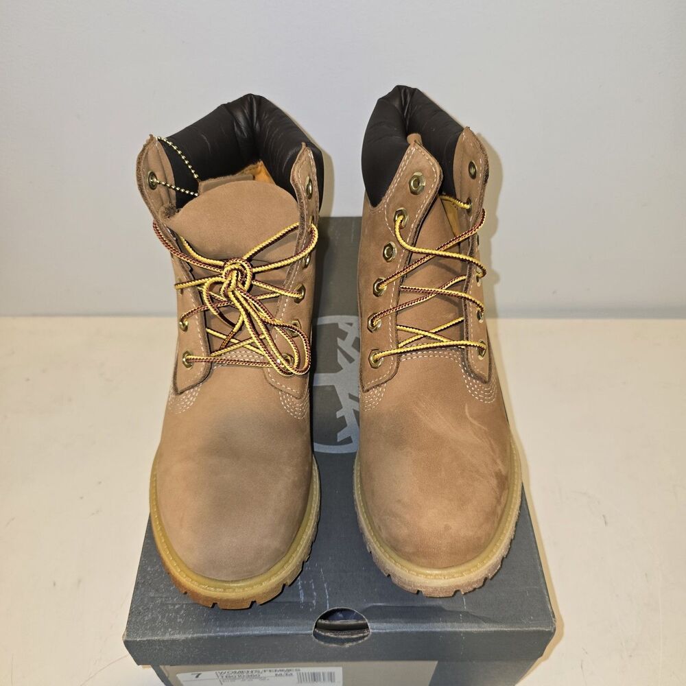 Timberland Premium Boots Women Sz 7M Brown  TB 010360 New